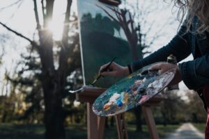 An artist painting - recreational therapy