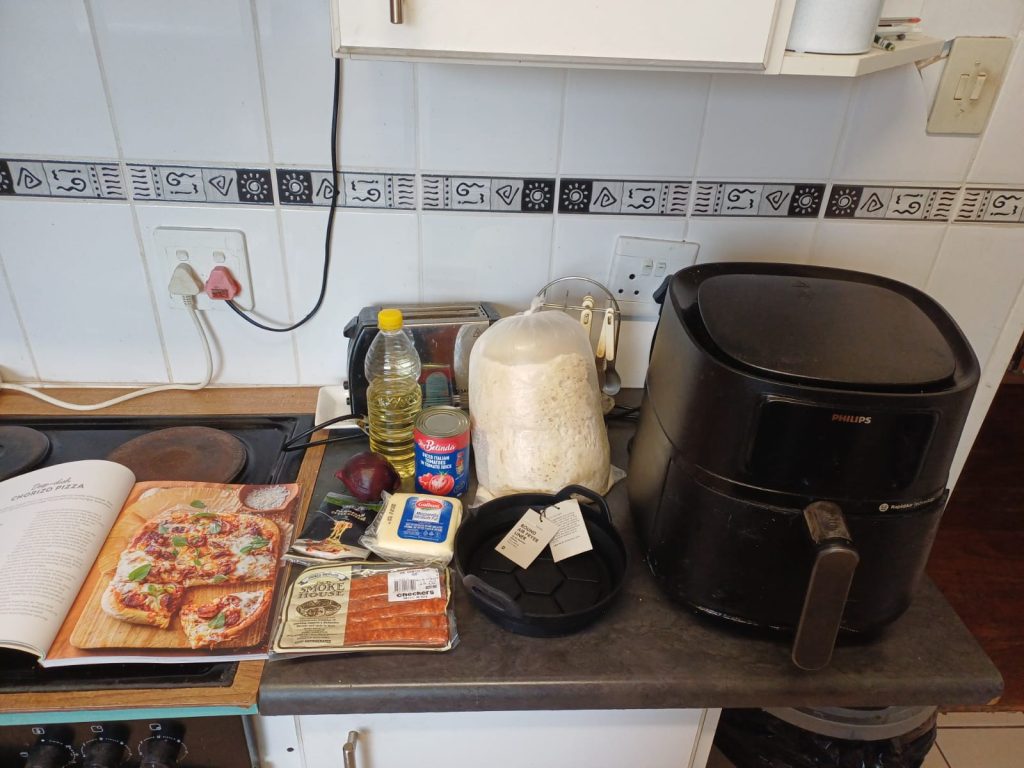 Ingredients: pizza in an air fryer