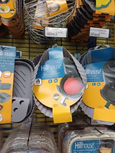 Silicone air fryer liner that you can use for a air fryer pizza.