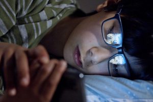 kids with phone at night