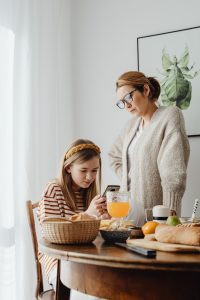 no phones during meals
